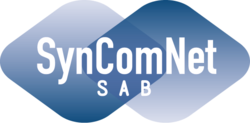 Logo der SynComNet SAB. Der Schriftzug SynComNet SAB auf zwei blauen semitransparenten abgerundeten Rauten
